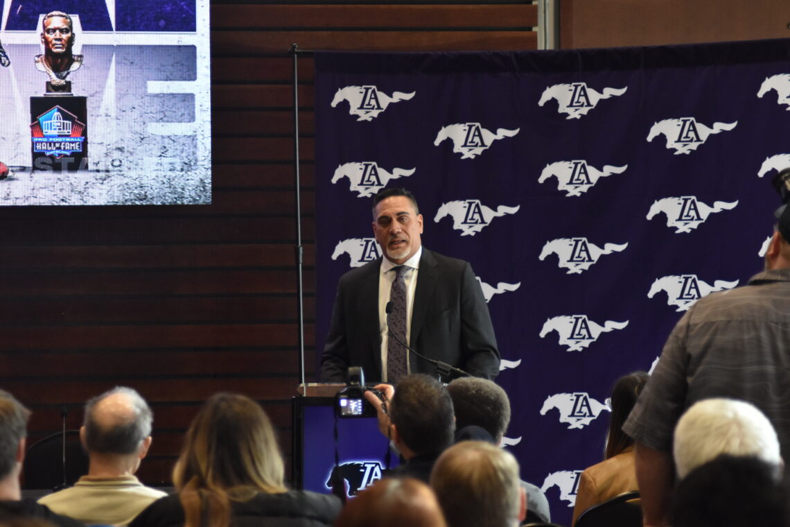 Academy hires Pro Football Hall of Famer Kevin Mawae to be its