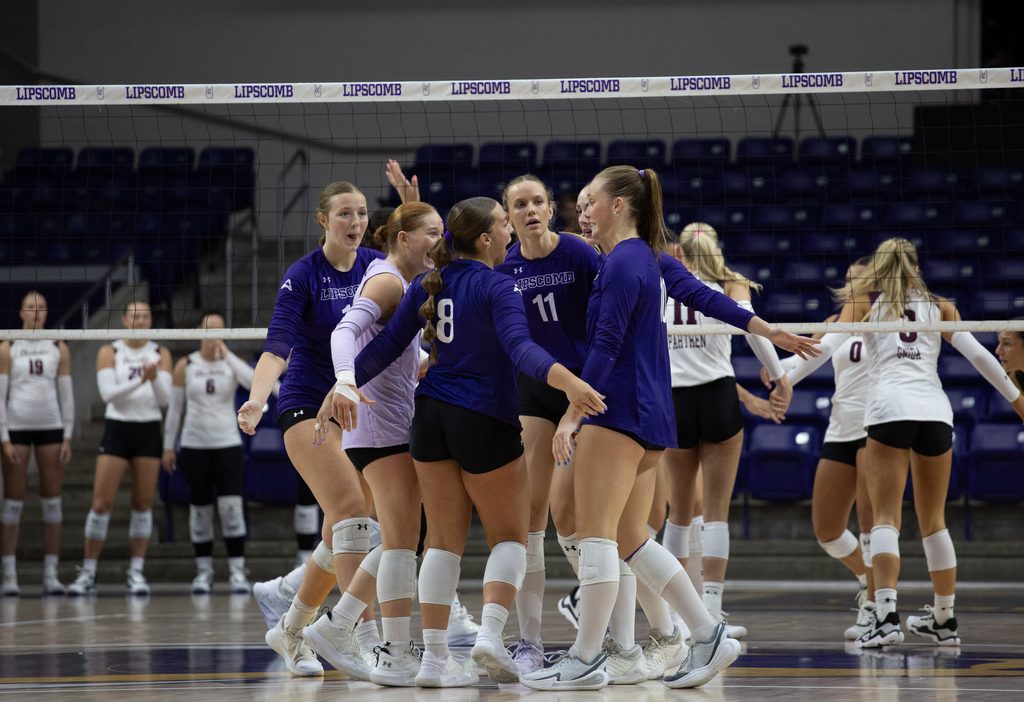 Bisons celebrates the kill.
