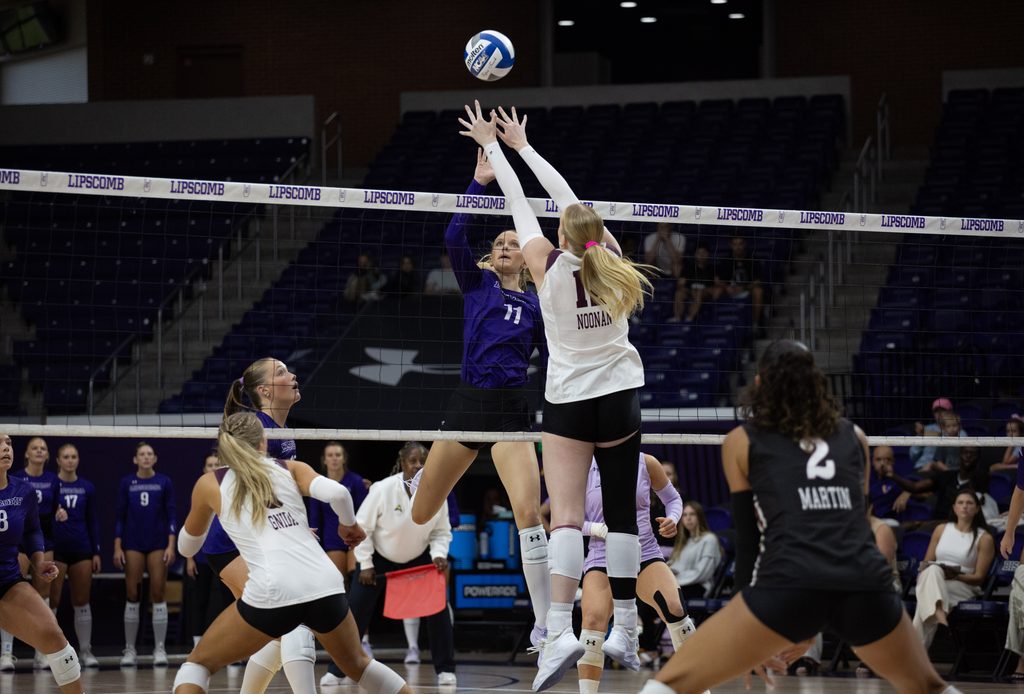 Sr. Brooklyn Fuchs attacks the net.