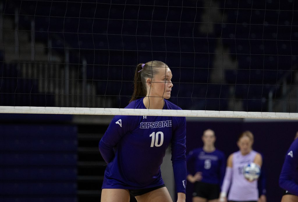 Jr. Kelsey Schenck prepares for the volley.